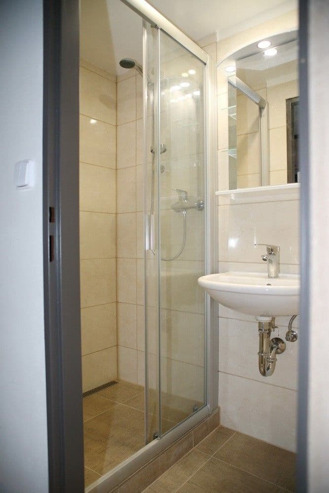Pronájem bytu 1+kk 20 m², Československé armády, Praha, Praha Pronájem bytu 1+kk 20 m², Československé armády, Praha, Praha