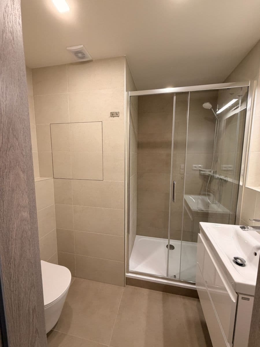 Pronájem bytu 1+kk 28 m², Benkova, Praha, Praha Pronájem bytu 1+kk 28 m², Benkova, Praha, Praha