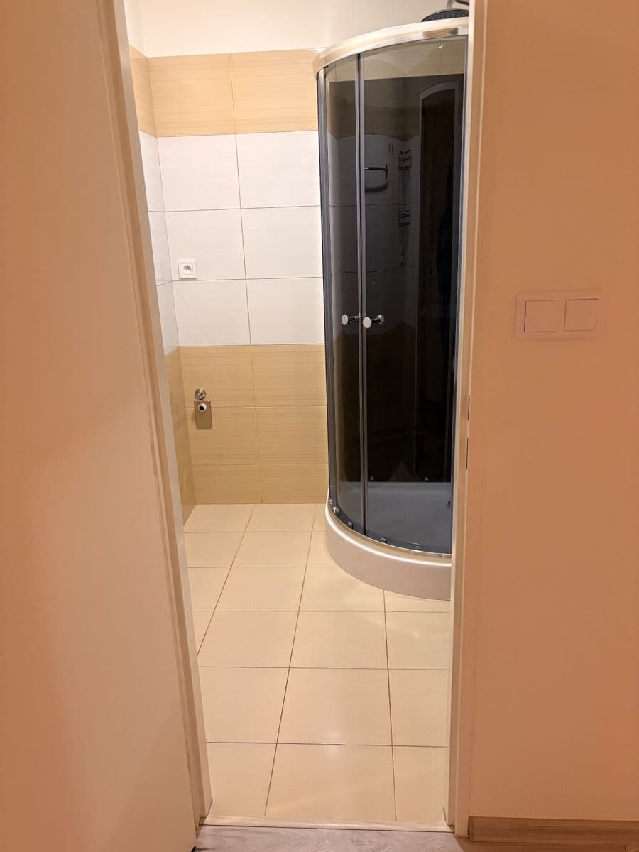 Pronájem bytu 2+kk 51 m², Veronské náměstí, Praha, Praha Pronájem bytu 2+kk 51 m², Veronské náměstí, Praha, Praha