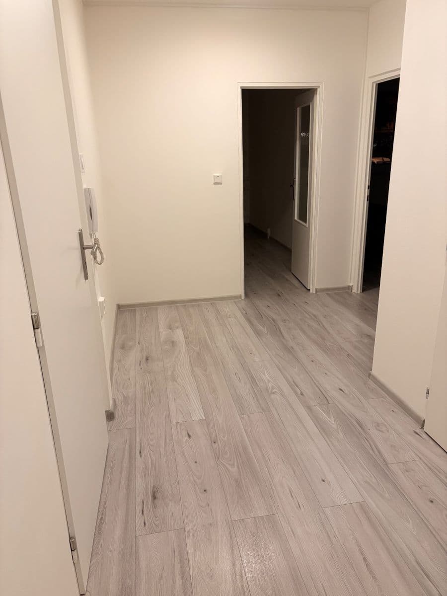 Pronájem bytu 2+kk 51 m², Veronské náměstí, Praha, Praha Pronájem bytu 2+kk 51 m², Veronské náměstí, Praha, Praha