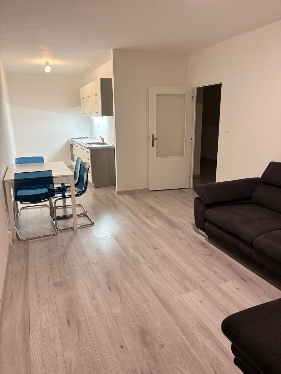 Pronájem bytu 2+kk 51 m², Veronské náměstí, Praha, Praha Pronájem bytu 2+kk 51 m², Veronské náměstí, Praha, Praha
