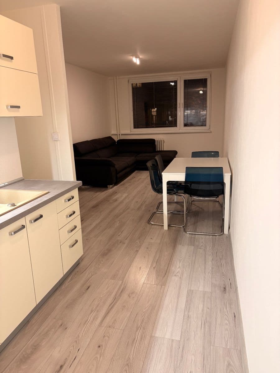Pronájem bytu 2+kk 51 m², Veronské náměstí, Praha, Praha Pronájem bytu 2+kk 51 m², Veronské náměstí, Praha, Praha
