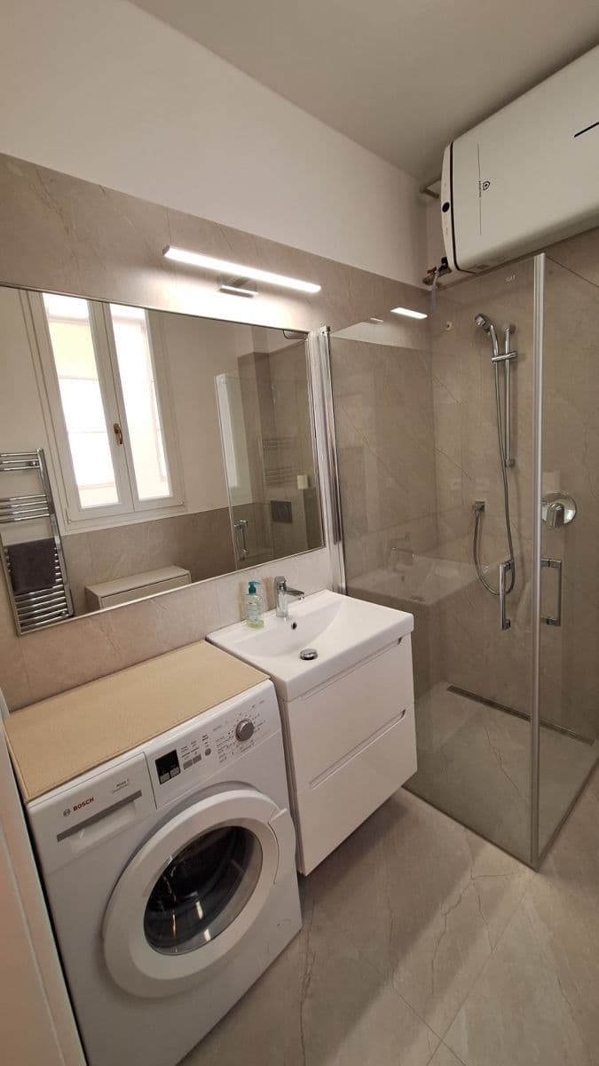 Pronájem bytu 1+kk 32 m², Kodaňská, Praha, Praha Pronájem bytu 1+kk 32 m², Kodaňská, Praha, Praha