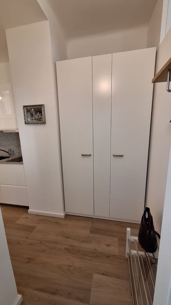 Pronájem bytu 1+kk 32 m², Kodaňská, Praha, Praha Pronájem bytu 1+kk 32 m², Kodaňská, Praha, Praha