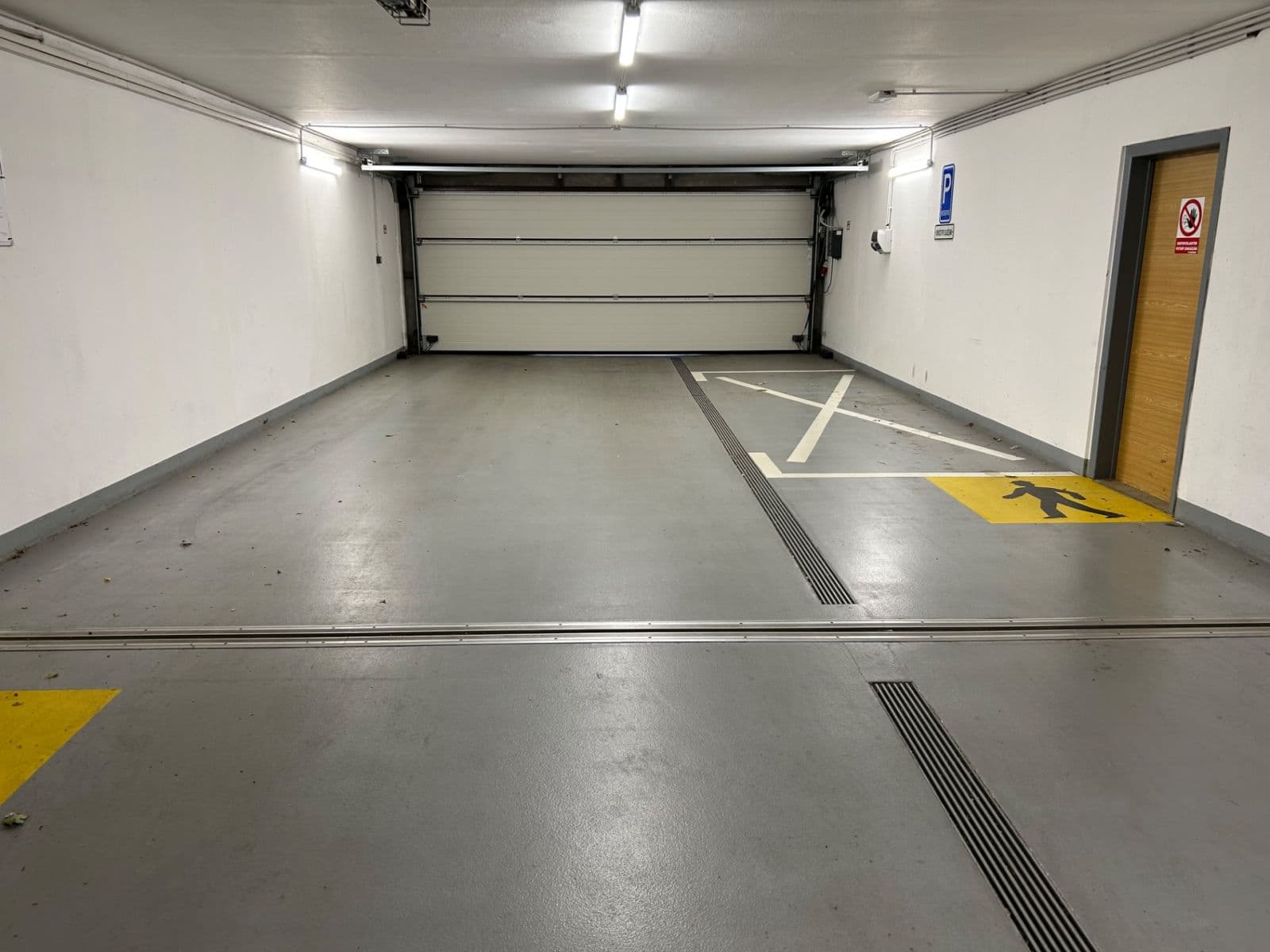 Pronájem garáže 15 m², Praha, Praha Pronájem garáže 15 m², Praha, Praha