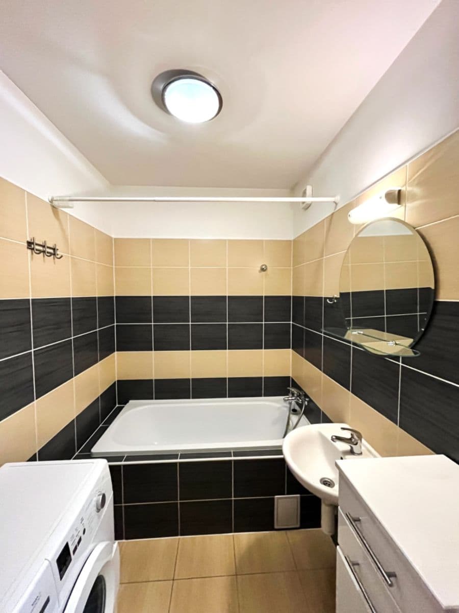 Pronájem bytu 3+kk 57 m², Radomská, Praha, Praha Pronájem bytu 3+kk 57 m², Radomská, Praha, Praha