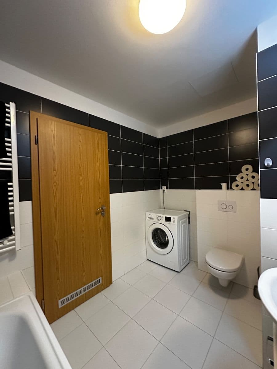 Pronájem bytu 1+kk 66 m², Březenská, Praha, Praha Pronájem bytu 1+kk 66 m², Březenská, Praha, Praha