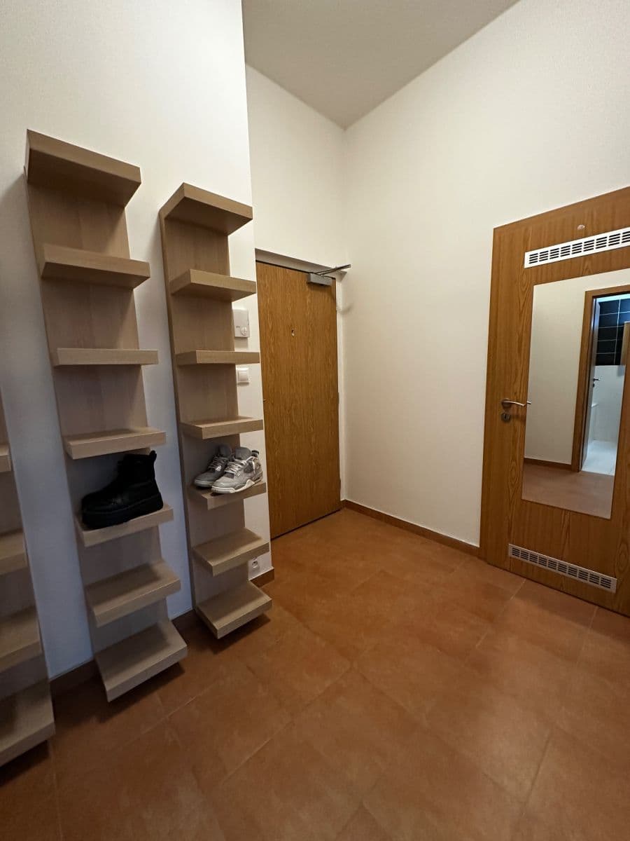 Pronájem bytu 1+kk 66 m², Březenská, Praha, Praha Pronájem bytu 1+kk 66 m², Březenská, Praha, Praha