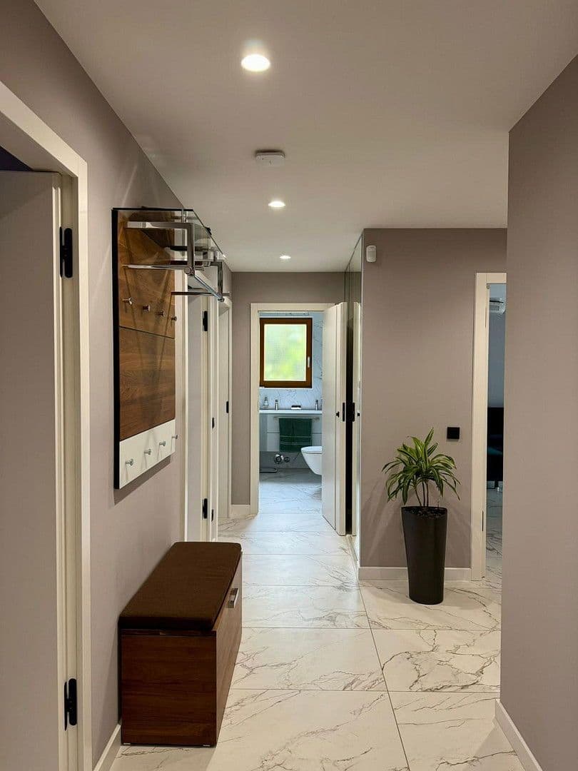Prodej bytu 4+1 96 m², Düsseldorf, Severní Porýní-Vestfálsko Prodej bytu 4+1 96 m², Düsseldorf, Severní Porýní-Vestfálsko