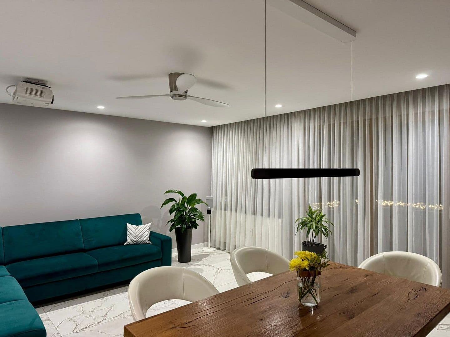 Prodej bytu 4+1 96 m², Düsseldorf, Severní Porýní-Vestfálsko Prodej bytu 4+1 96 m², Düsseldorf, Severní Porýní-Vestfálsko