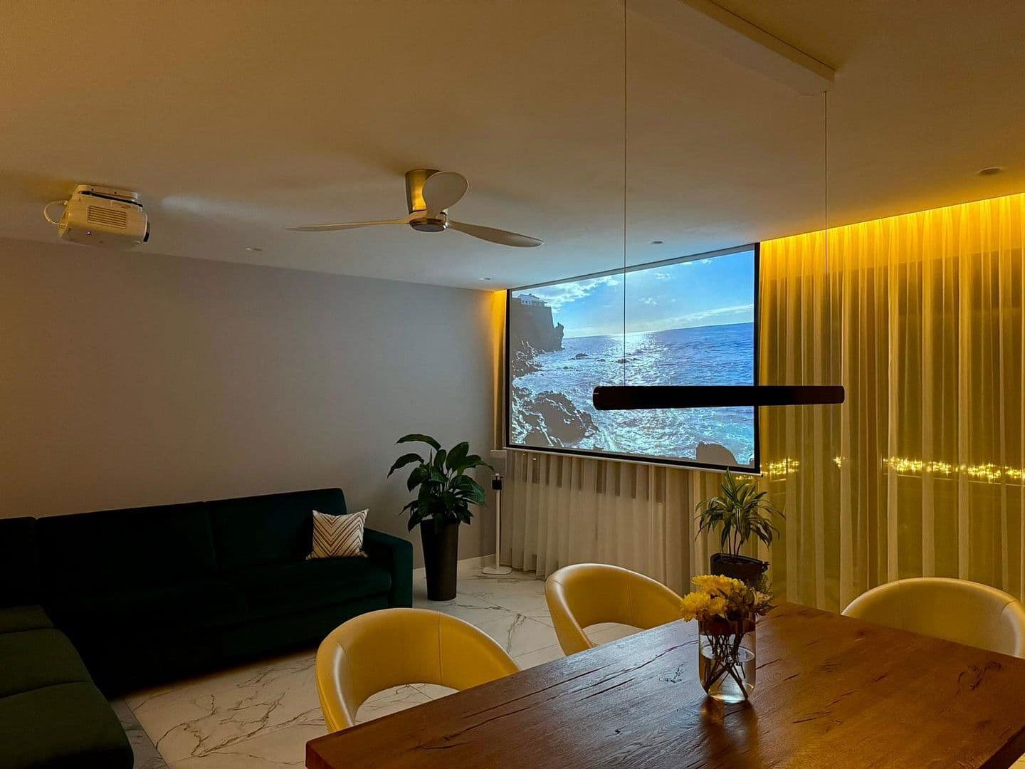 Prodej bytu 4+1 96 m², Düsseldorf, Severní Porýní-Vestfálsko Prodej bytu 4+1 96 m², Düsseldorf, Severní Porýní-Vestfálsko