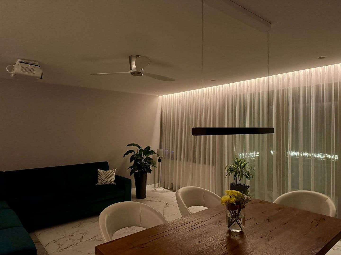 Prodej bytu 4+1 96 m², Düsseldorf, Severní Porýní-Vestfálsko Prodej bytu 4+1 96 m², Düsseldorf, Severní Porýní-Vestfálsko