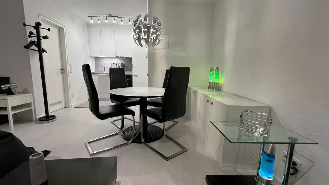 Pronájem bytu 1+1 32 m², Dattelweg 29, Stuttgart, Bádensko-Württembersko Pronájem bytu 1+1 32 m², Dattelweg 29, Stuttgart, Bádensko-Württembersko