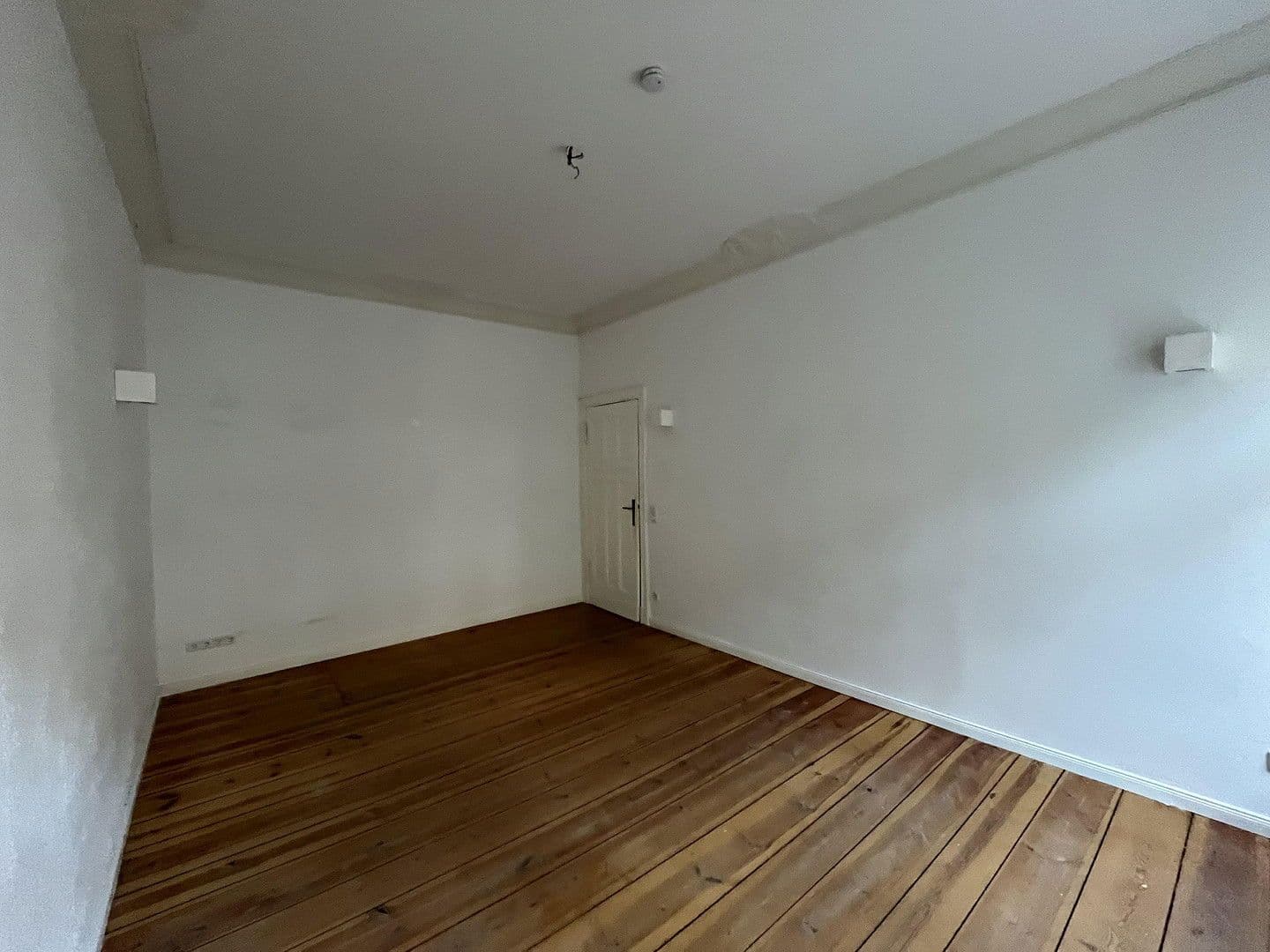 Prodej bytu 4+1 105 m², Kienitzer Str. 111, Berlin, Berlín Prodej bytu 4+1 105 m², Kienitzer Str. 111, Berlin, Berlín