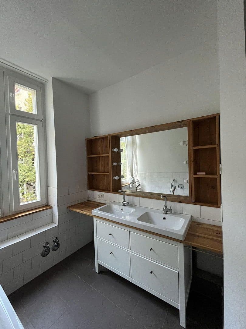 Prodej bytu 4+1 105 m², Kienitzer Str. 111, Berlin, Berlín Prodej bytu 4+1 105 m², Kienitzer Str. 111, Berlin, Berlín