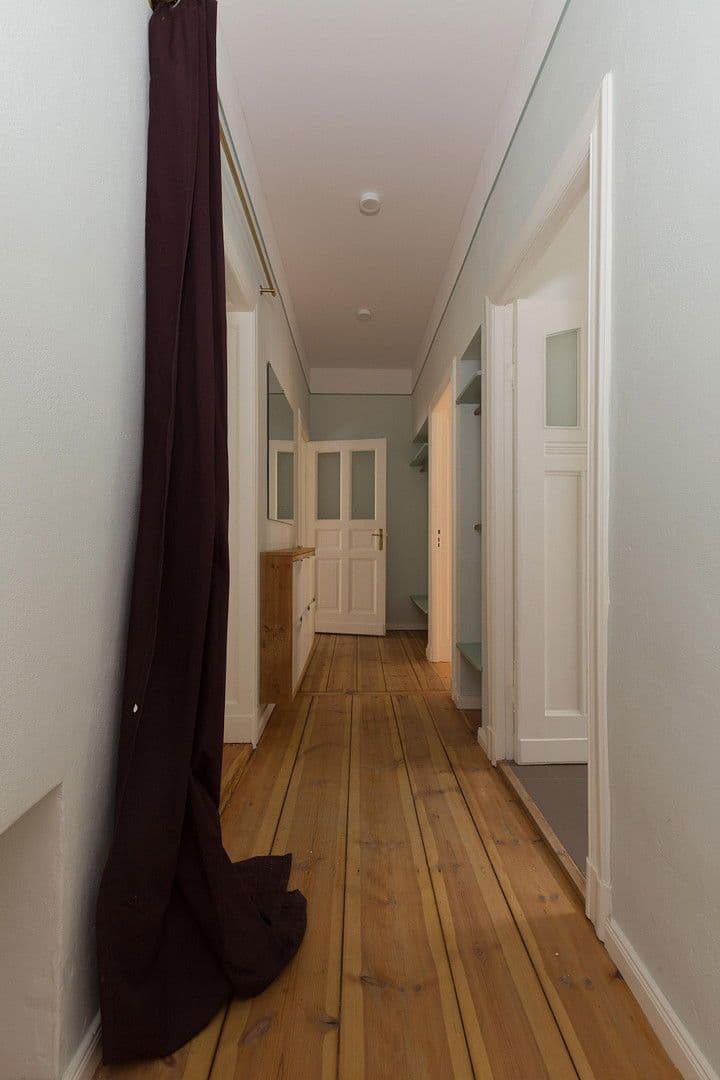 Prodej bytu 4+1 105 m², Kienitzer Str. 111, Berlin, Berlín Prodej bytu 4+1 105 m², Kienitzer Str. 111, Berlin, Berlín