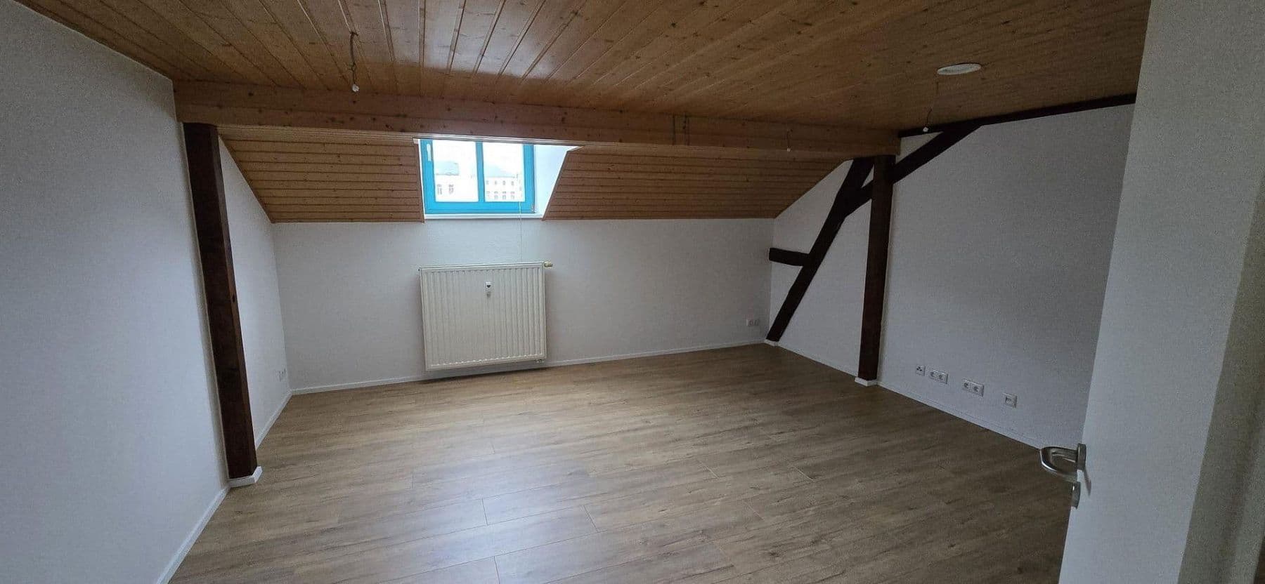 Pronájem bytu 3+1 108 m², Markt 5, Treuen, Sasko Pronájem bytu 3+1 108 m², Markt 5, Treuen, Sasko