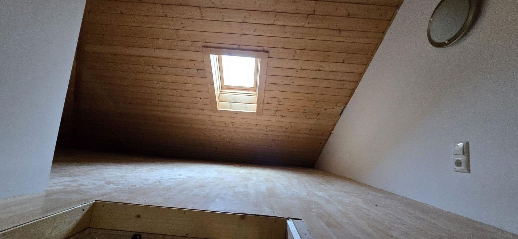 Pronájem bytu 3+1 108 m², Markt 5, Treuen, Sasko Pronájem bytu 3+1 108 m², Markt 5, Treuen, Sasko