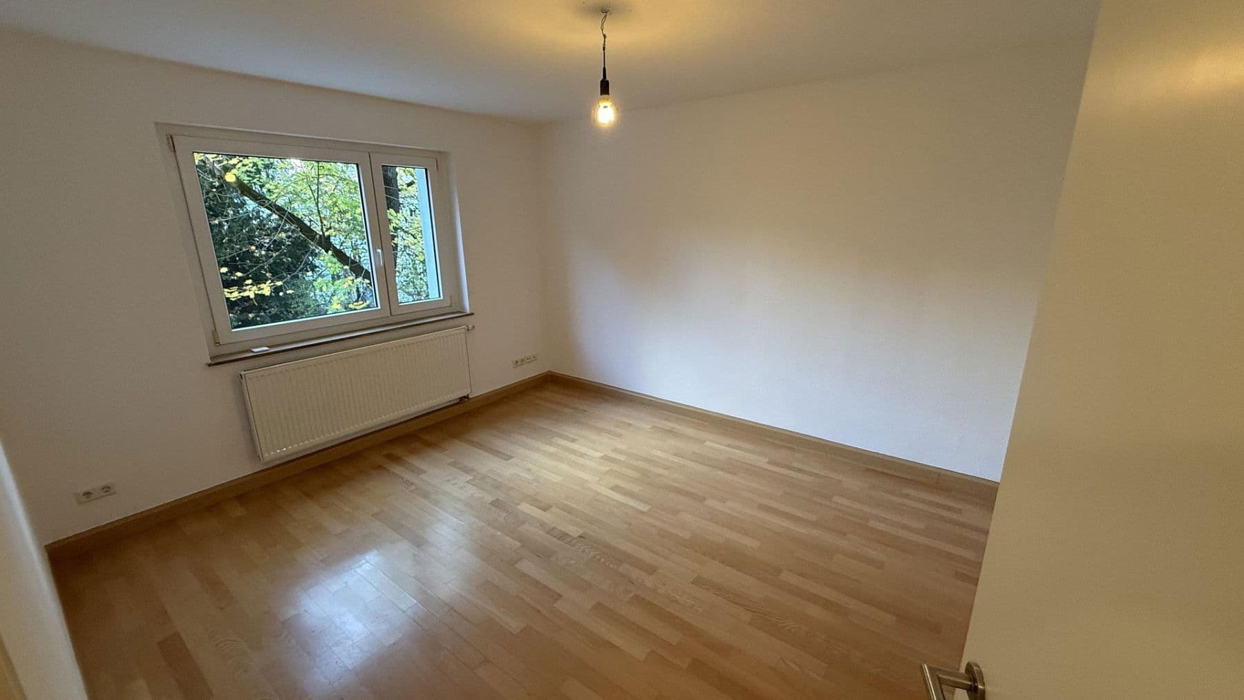 Pronájem bytu 4+kk 106 m², Stuttgart, Bádensko-Württembersko Pronájem bytu 4+kk 106 m², Stuttgart, Bádensko-Württembersko