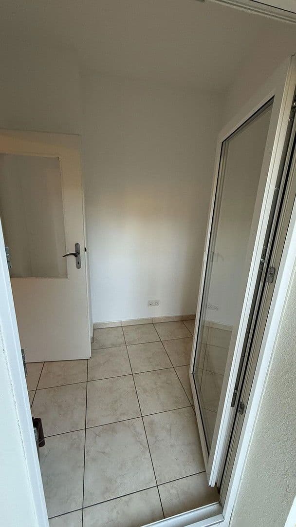 Pronájem bytu 4+kk 106 m², Stuttgart, Bádensko-Württembersko Pronájem bytu 4+kk 106 m², Stuttgart, Bádensko-Württembersko