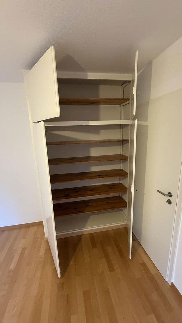 Pronájem bytu 4+kk 106 m², Stuttgart, Bádensko-Württembersko Pronájem bytu 4+kk 106 m², Stuttgart, Bádensko-Württembersko