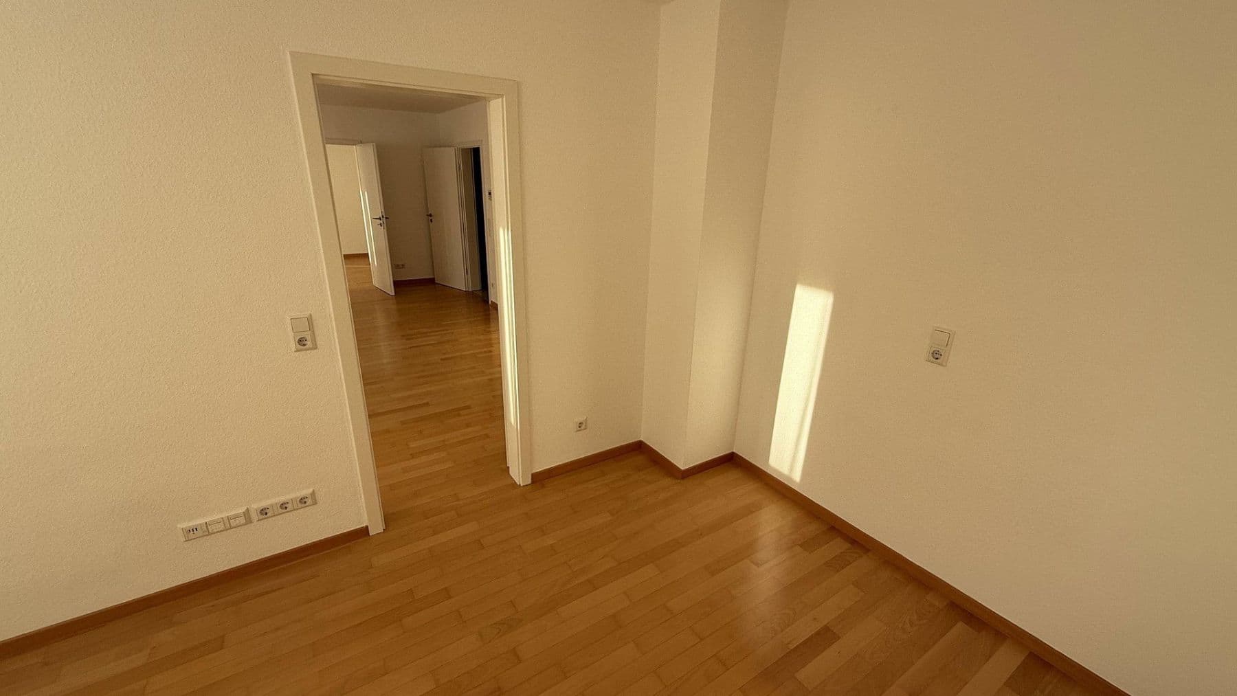 Pronájem bytu 4+kk 106 m², Stuttgart, Bádensko-Württembersko Pronájem bytu 4+kk 106 m², Stuttgart, Bádensko-Württembersko