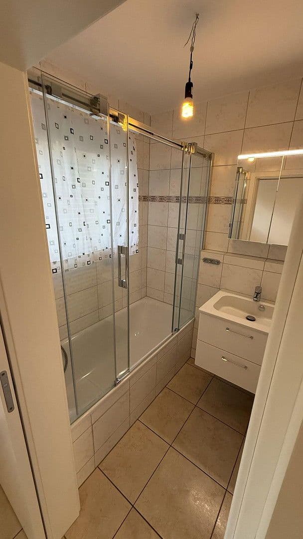 Pronájem bytu 4+kk 106 m², Stuttgart, Bádensko-Württembersko Pronájem bytu 4+kk 106 m², Stuttgart, Bádensko-Württembersko