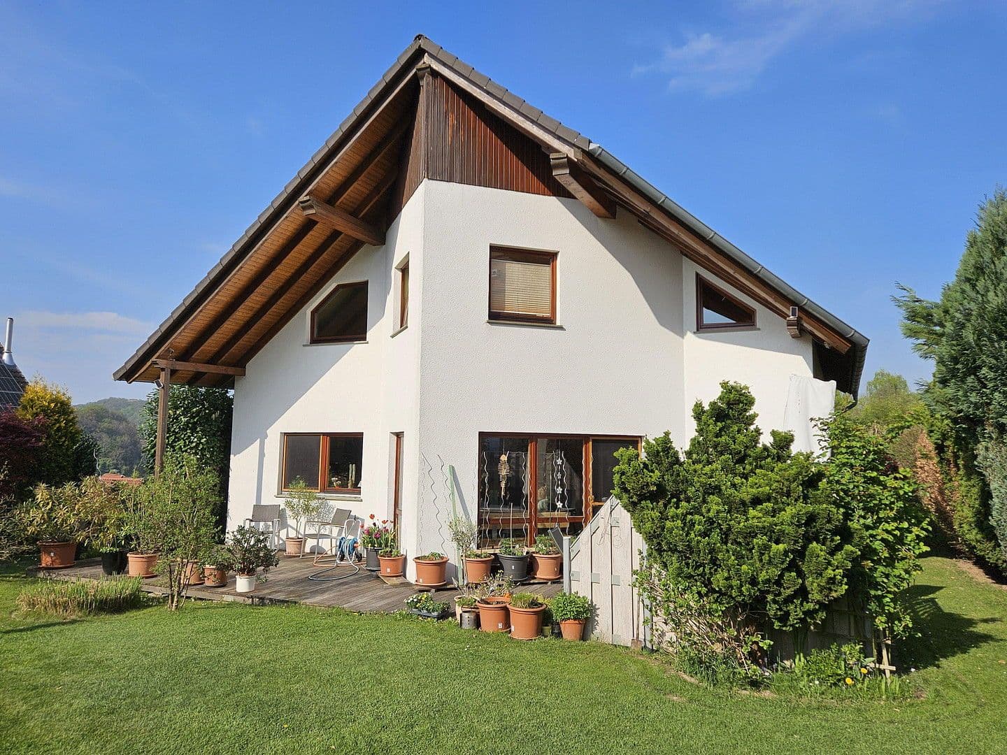 Prodej domu 174 m², pozemek 706 m², Vlotho, Severní Porýní-Vestfálsko Prodej domu 174 m², pozemek 706 m², Vlotho, Severní Porýní-Vestfálsko