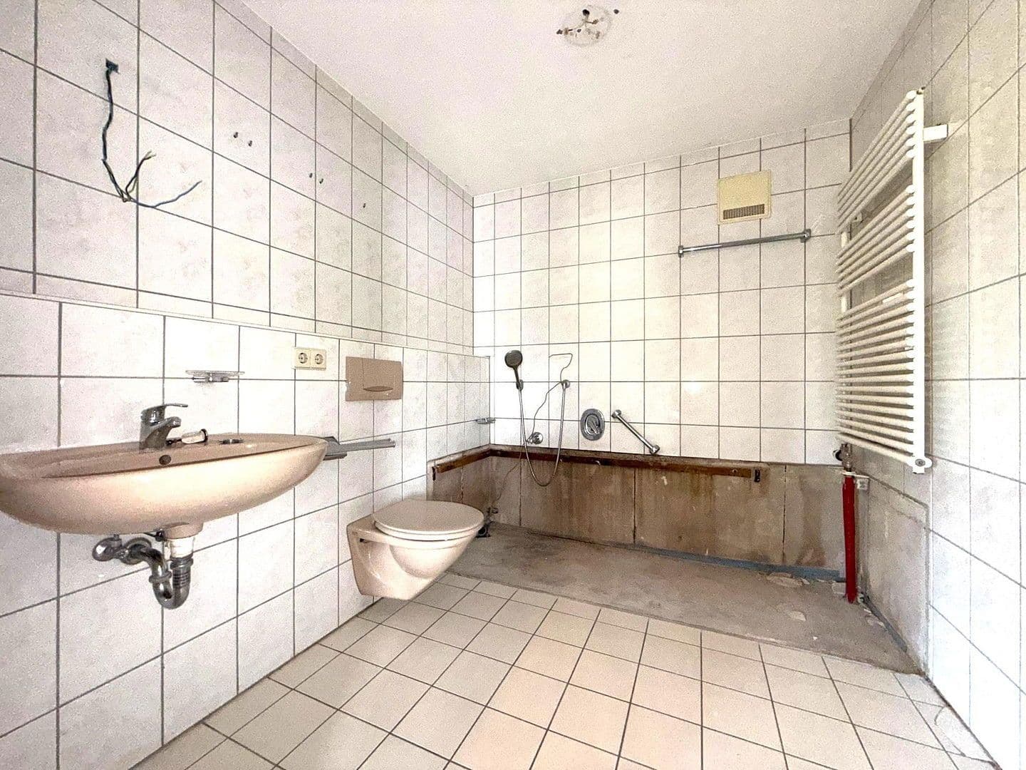 Prodej domu 124 m², pozemek 189 m², Znaimer Str. 13, Schwäbisch Gmünd, Bádensko-Württembersko Prodej domu 124 m², pozemek 189 m², Znaimer Str. 13, Schwäbisch Gmünd, Bádensko-Württembersko