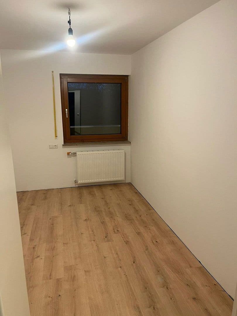 Pronájem bytu 3+1 70 m², Schwäbisch Gmünd, Bádensko-Württembersko Pronájem bytu 3+1 70 m², Schwäbisch Gmünd, Bádensko-Württembersko