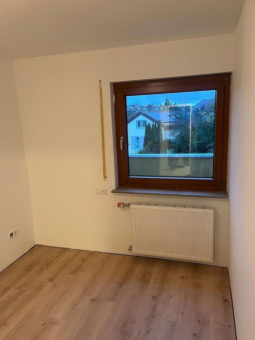 Pronájem bytu 3+1 70 m², Schwäbisch Gmünd, Bádensko-Württembersko Pronájem bytu 3+1 70 m², Schwäbisch Gmünd, Bádensko-Württembersko
