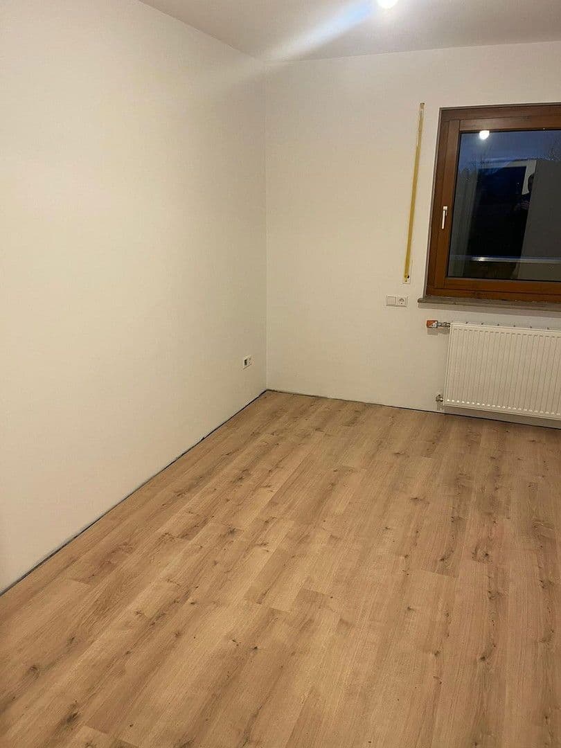 Pronájem bytu 3+1 70 m², Schwäbisch Gmünd, Bádensko-Württembersko Pronájem bytu 3+1 70 m², Schwäbisch Gmünd, Bádensko-Württembersko