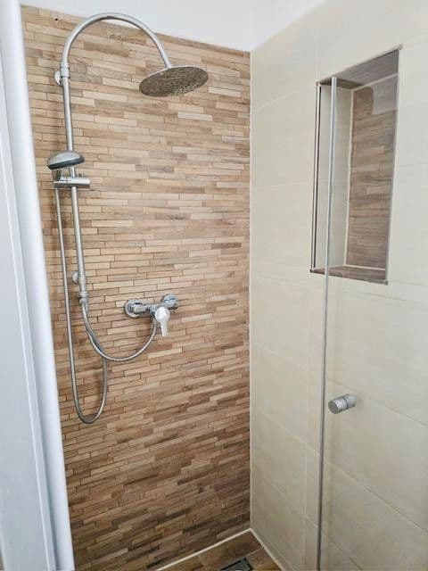 Pronájem bytu 3+kk 89 m², Karl-Legien-Straße 235, Bonn, Severní Porýní-Vestfálsko Pronájem bytu 3+kk 89 m², Karl-Legien-Straße 235, Bonn, Severní Porýní-Vestfálsko