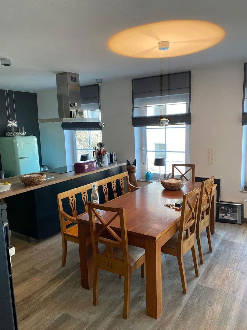 Pronájem bytu 3+1 90 m², Siegburg, Severní Porýní-Vestfálsko Pronájem bytu 3+1 90 m², Siegburg, Severní Porýní-Vestfálsko