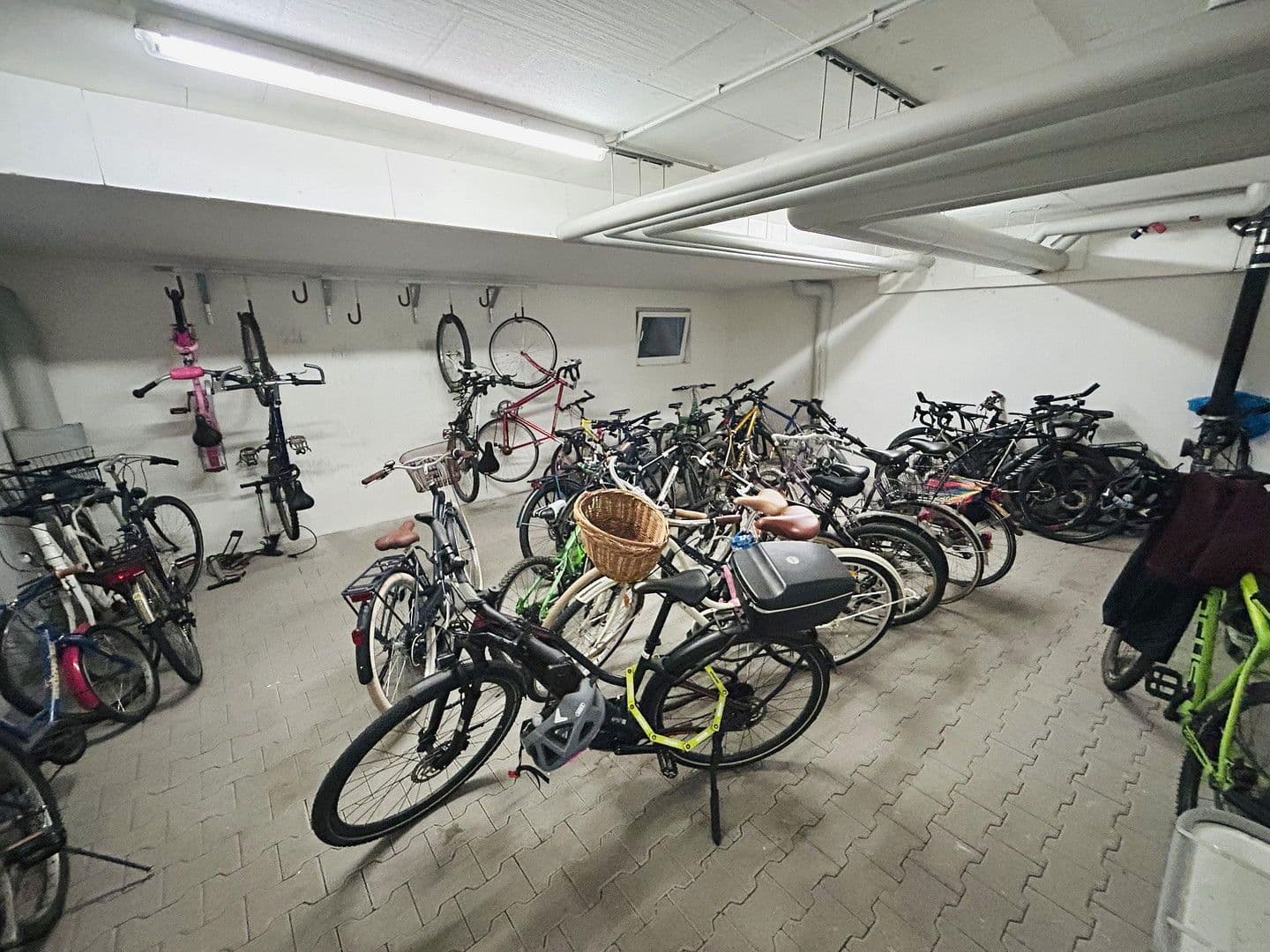 Prodej bytu 4+kk 154 m², Stuttgart, Bádensko-Württembersko Prodej bytu 4+kk 154 m², Stuttgart, Bádensko-Württembersko