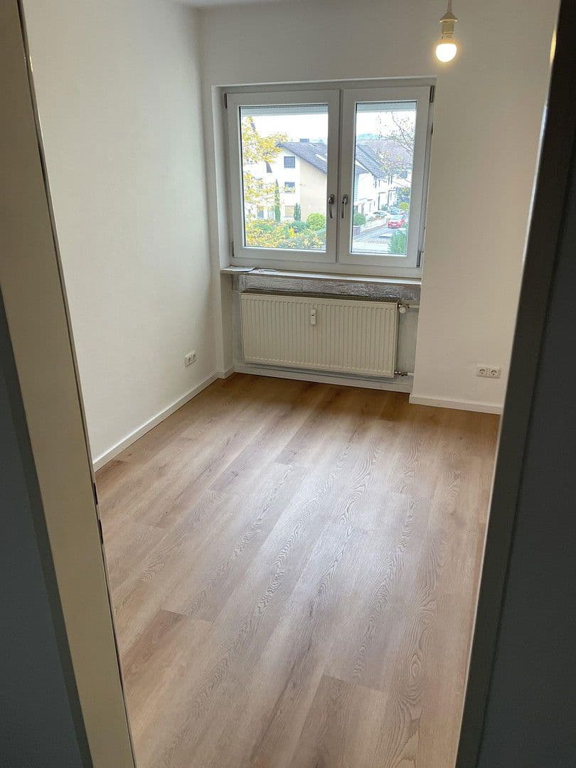 Pronájem bytu 3+1 75 m², Niederdorfelden, Hessen Pronájem bytu 3+1 75 m², Niederdorfelden, Hessen