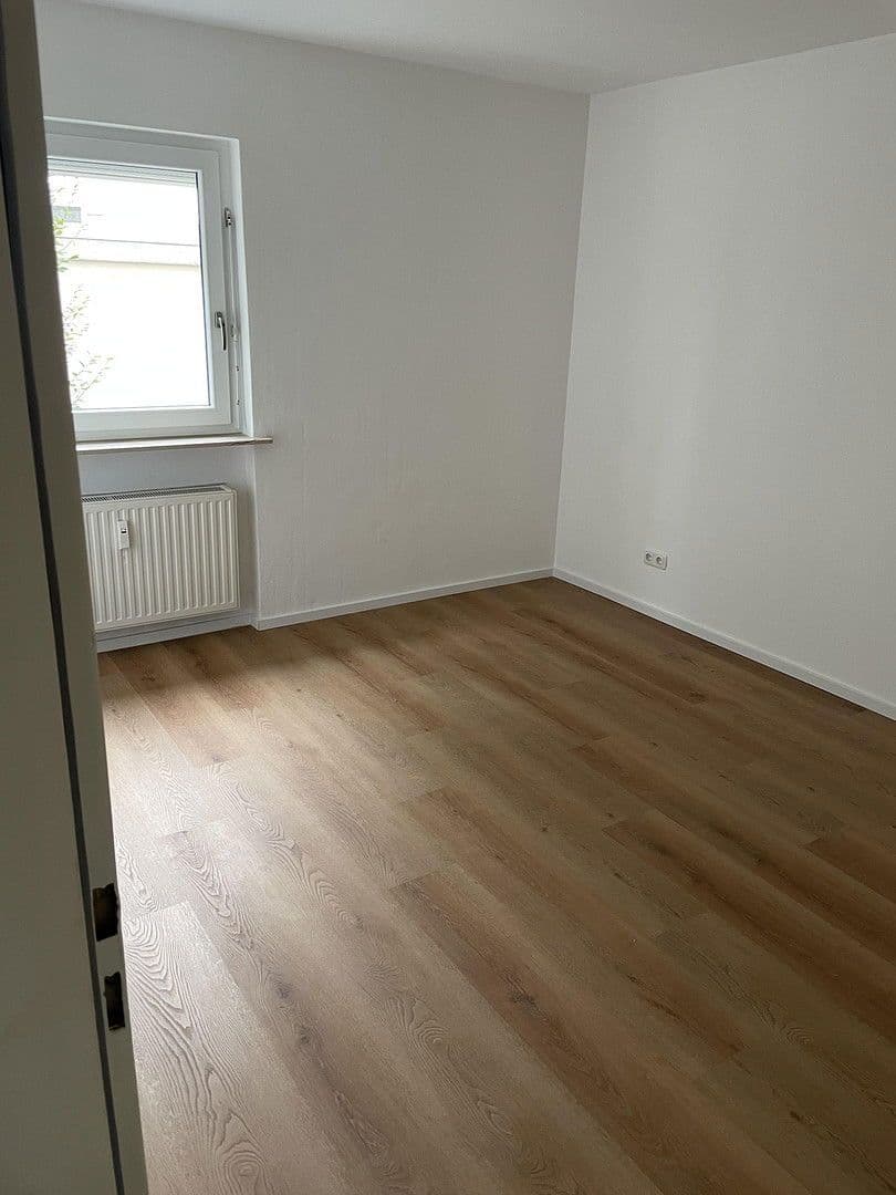 Pronájem bytu 3+1 75 m², Niederdorfelden, Hessen Pronájem bytu 3+1 75 m², Niederdorfelden, Hessen