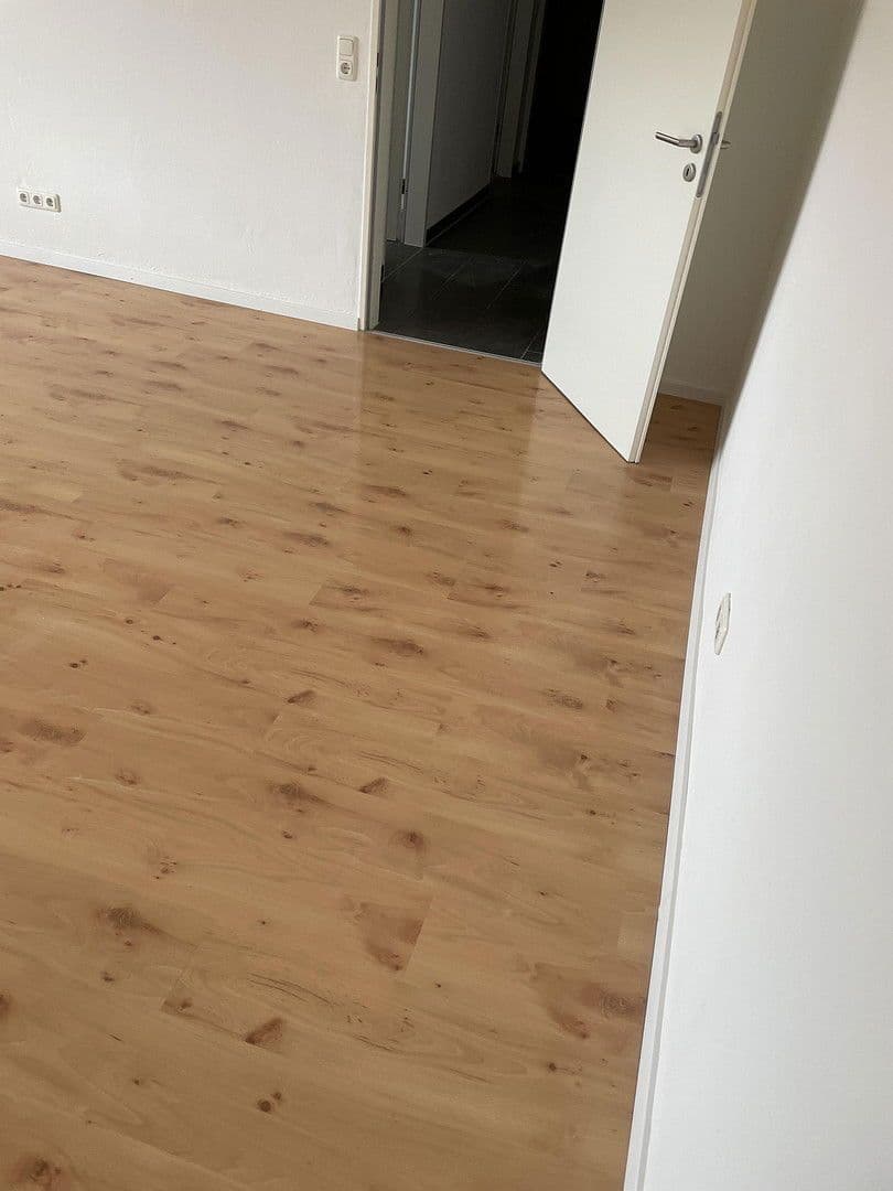 Pronájem bytu 3+1 75 m², Niederdorfelden, Hessen Pronájem bytu 3+1 75 m², Niederdorfelden, Hessen