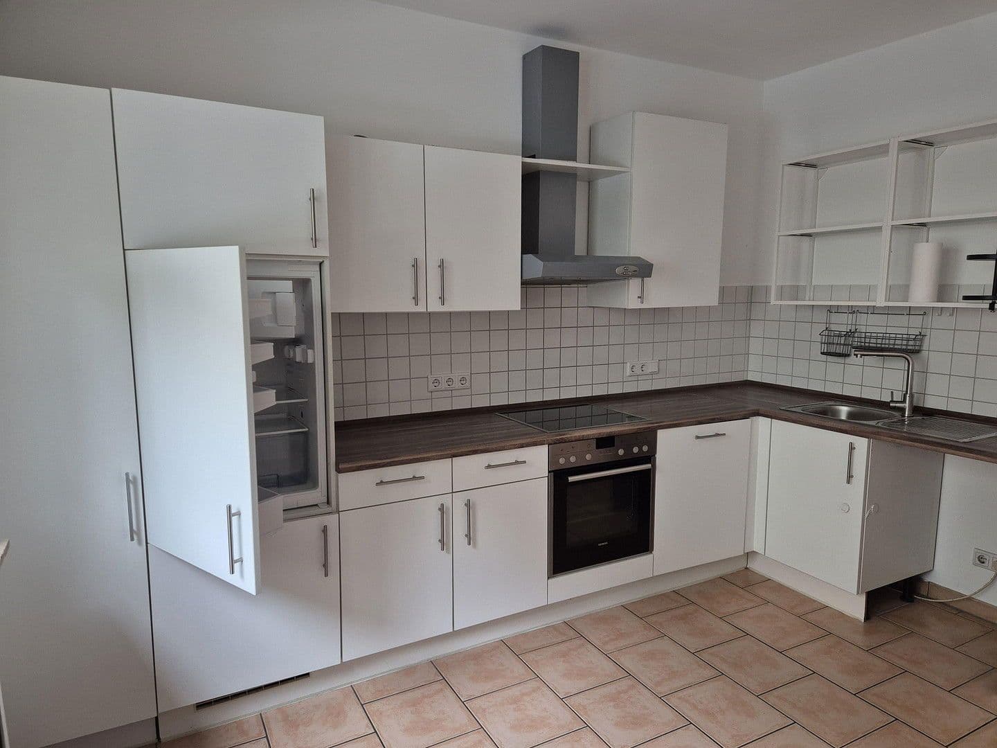 Pronájem bytu 3+1 84 m², Düsseldorf, Severní Porýní-Vestfálsko Pronájem bytu 3+1 84 m², Düsseldorf, Severní Porýní-Vestfálsko
