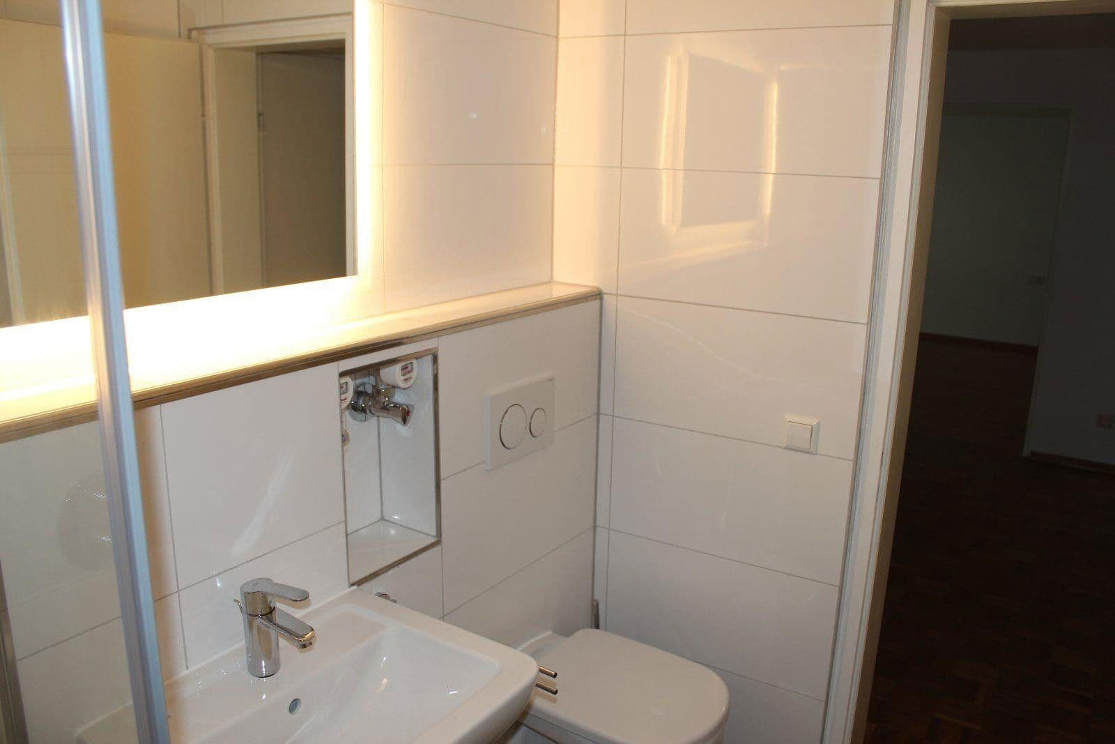 Pronájem bytu 2+1 80 m², Esslingen am Neckar, Bádensko-Württembersko Pronájem bytu 2+1 80 m², Esslingen am Neckar, Bádensko-Württembersko