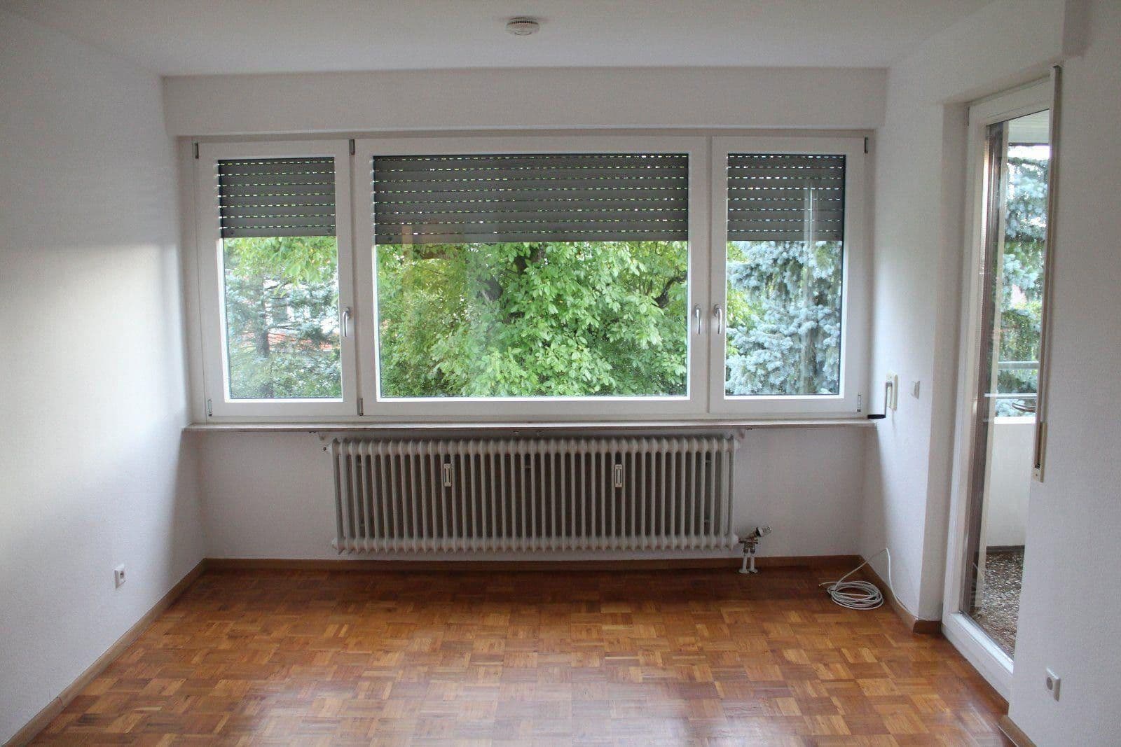 Pronájem bytu 2+1 80 m², Esslingen am Neckar, Bádensko-Württembersko Pronájem bytu 2+1 80 m², Esslingen am Neckar, Bádensko-Württembersko