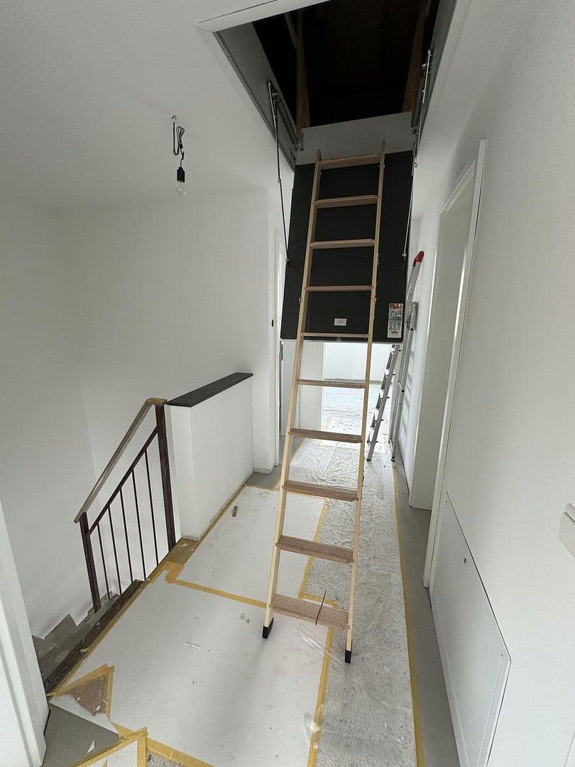Pronájem bytu 4+1 98 m², Kirchheim unter Teck, Bádensko-Württembersko Pronájem bytu 4+1 98 m², Kirchheim unter Teck, Bádensko-Württembersko