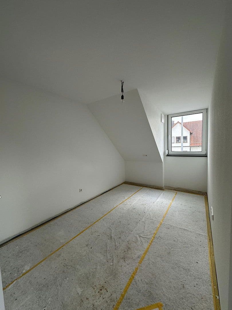 Pronájem bytu 4+1 98 m², Kirchheim unter Teck, Bádensko-Württembersko Pronájem bytu 4+1 98 m², Kirchheim unter Teck, Bádensko-Württembersko