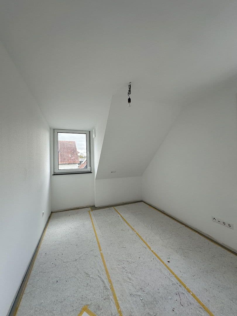 Pronájem bytu 4+1 98 m², Kirchheim unter Teck, Bádensko-Württembersko Pronájem bytu 4+1 98 m², Kirchheim unter Teck, Bádensko-Württembersko