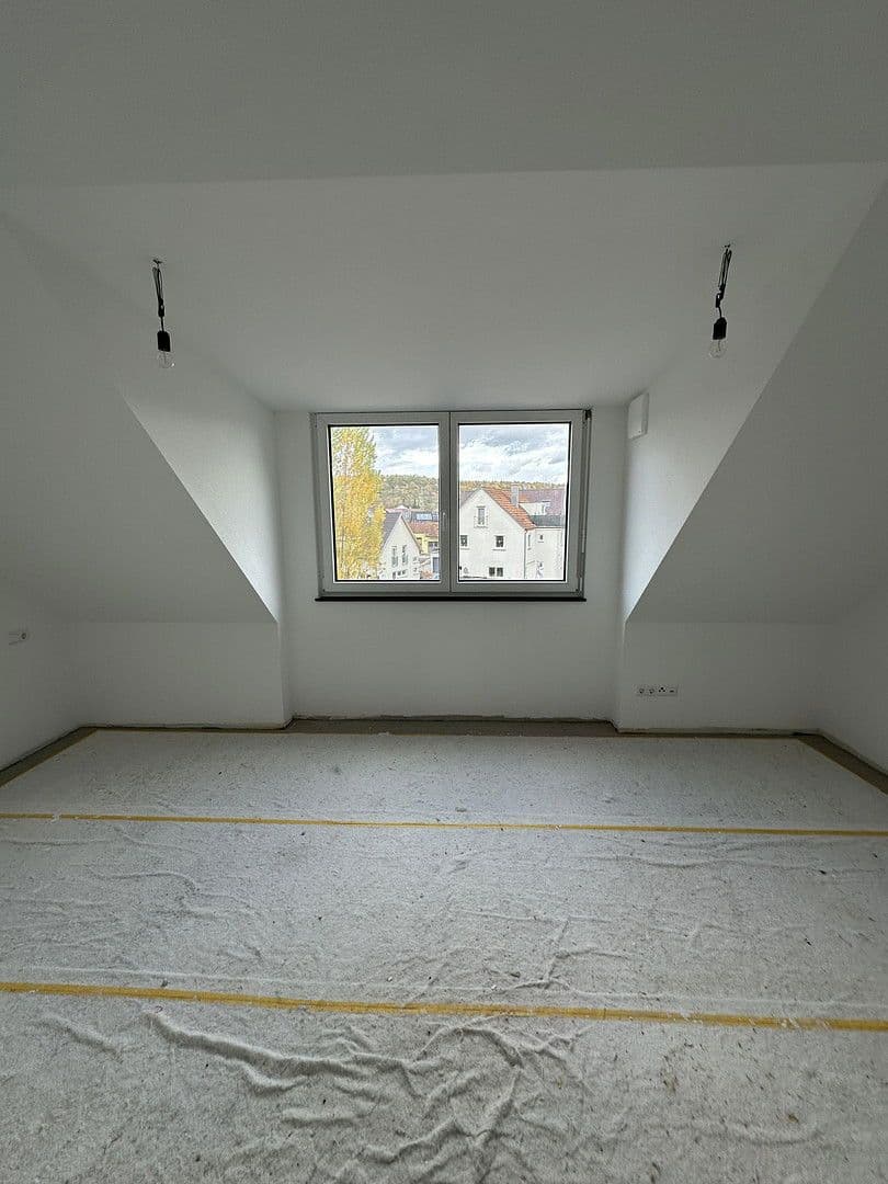 Pronájem bytu 4+1 98 m², Kirchheim unter Teck, Bádensko-Württembersko Pronájem bytu 4+1 98 m², Kirchheim unter Teck, Bádensko-Württembersko