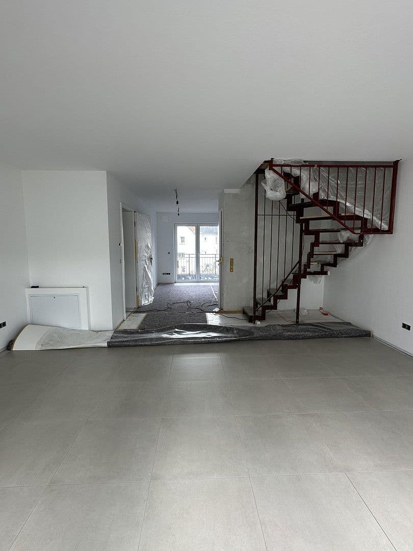 Pronájem bytu 4+1 98 m², Kirchheim unter Teck, Bádensko-Württembersko Pronájem bytu 4+1 98 m², Kirchheim unter Teck, Bádensko-Württembersko