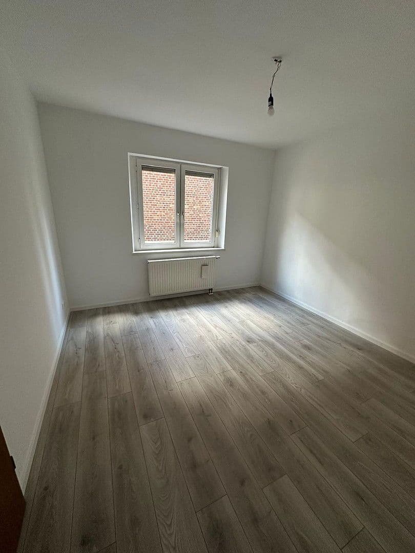 Pronájem bytu 1+1 37 m², Jüchen, Severní Porýní-Vestfálsko Pronájem bytu 1+1 37 m², Jüchen, Severní Porýní-Vestfálsko
