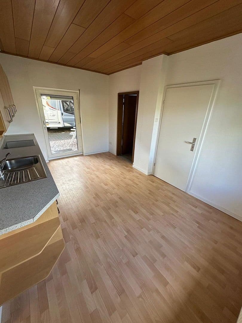 Pronájem bytu 1+1 37 m², Jüchen, Severní Porýní-Vestfálsko Pronájem bytu 1+1 37 m², Jüchen, Severní Porýní-Vestfálsko
