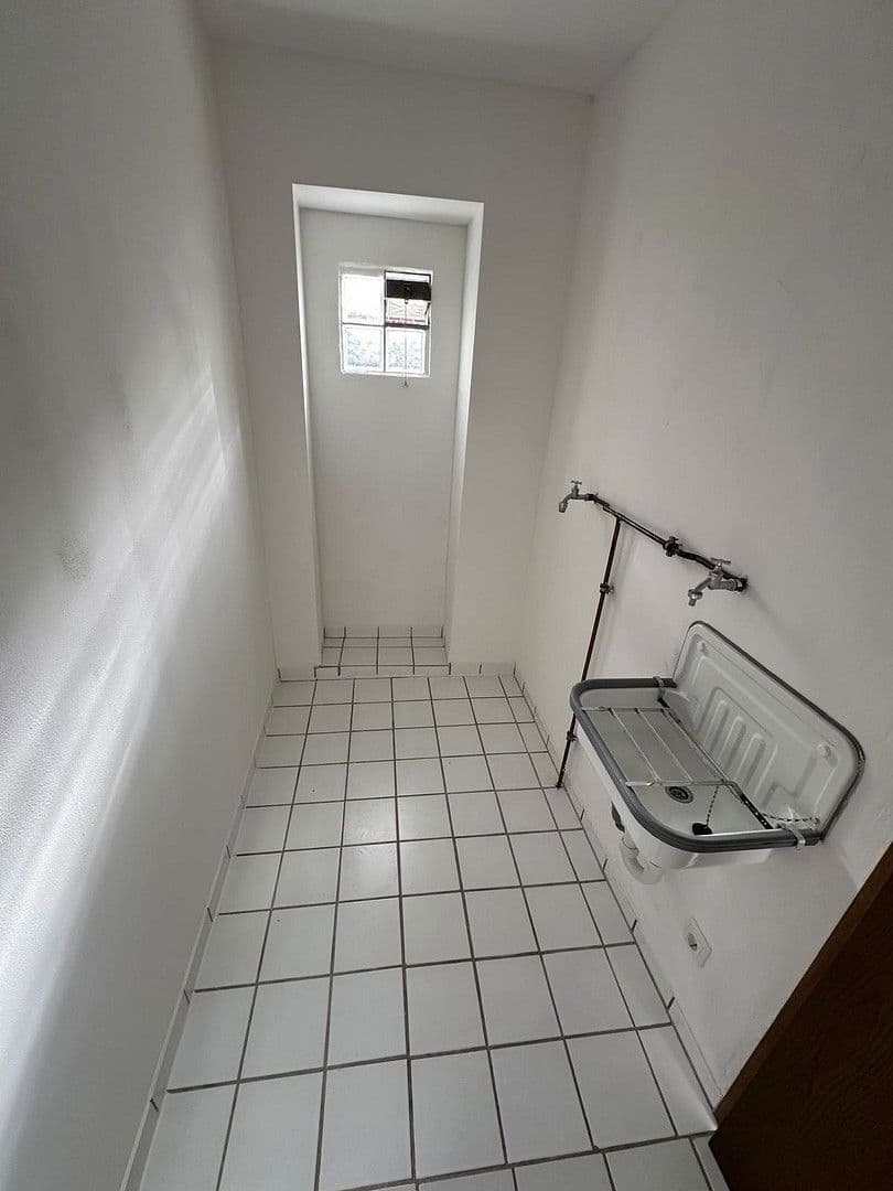 Pronájem bytu 1+1 37 m², Jüchen, Severní Porýní-Vestfálsko Pronájem bytu 1+1 37 m², Jüchen, Severní Porýní-Vestfálsko