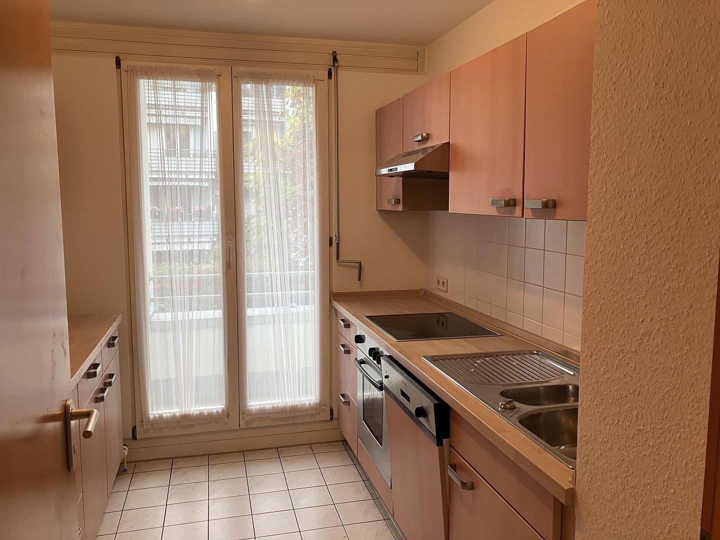 Pronájem bytu 4+1 89 m², Stuttgart, Bádensko-Württembersko Pronájem bytu 4+1 89 m², Stuttgart, Bádensko-Württembersko